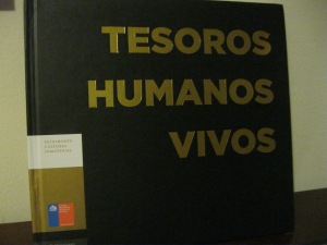 Front cover of Tesoros Humanos Vivos